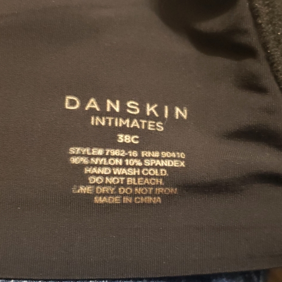 Danskin bras - Picture 2 of 3